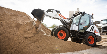 Doosan Bobcat EMEA bude vyrábět v Dobříši kolové nakladače