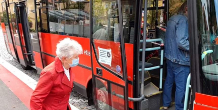 MHD zdarma zůstává, parkovné bude opět zpoplatněno