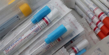 Ve středu bylo pozitivních téměř 35 procent testů, dosud nejvíce