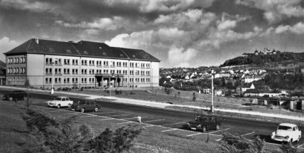 Studenti si připomenou sametové výročí a moderní dějiny online