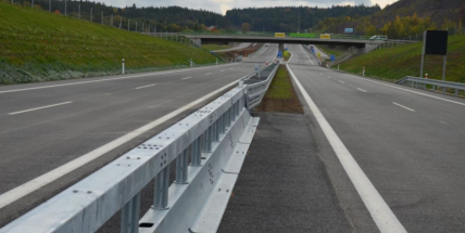 Řidiči si mohou ode dneška kupovat elektronické dálniční známky