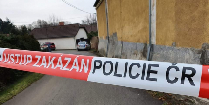 Ve Staré Huti zemřela při požáru domu žena