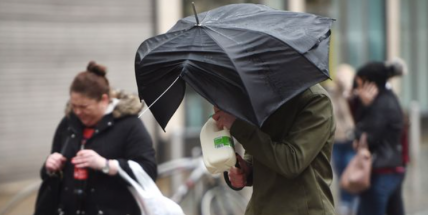 V ČR bude o víkendu silný vítr, na východě bude dnes ještě sněžit