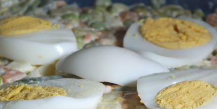 Patří gothajský salám do bramborového salátu? Řezníci radí, jak nejlépe připravit vánoční tabuli