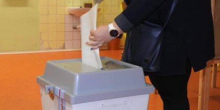 Volby do Sněmovny se budou konat 8. a 9. října, rozhodl Zeman