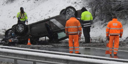 Provoz na dálnici D4 omezila nehoda, jeden zraněný
