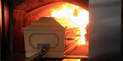 Vláda na 10 dní zakázala dovoz těl ze zahraničí ke kremaci v ČR