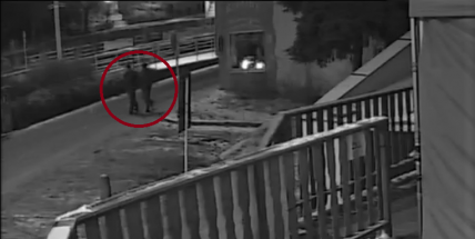 Další důležitá stopa k dopadení žhářů pizzerie v Příbrami. Na videu jsou vidět oba pachatelé