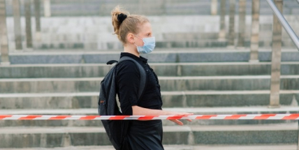 Plošné testování na covid-19 by mohlo na školách začít v řádu týdnů