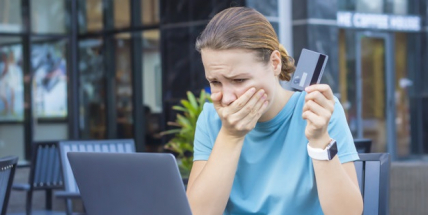 Chtěla si najít práci, teď jí však hrozí až rok za mřížemi