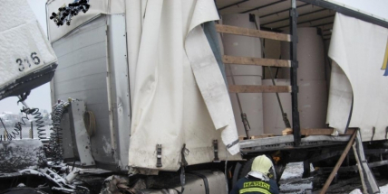 Nafta z kamionu znečistila dva rybníky