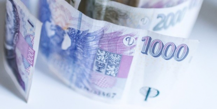 Sněmovna schválila až 370 Kč denně lidem v nařízené karanténě