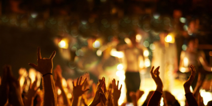 Hudebníci přesouvají koncerty, festivaly ohlašují letošní termíny