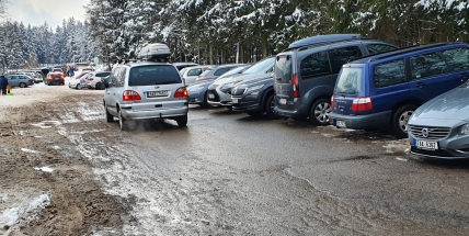 Vojenské lesy žádají návštěvníky Brd,  aby respektovali dopravní pravidla při výletech na vrchovinu