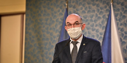 Blatný nevyloučil uzavření dalších okresů, čísla jsou nejhorší za měsíc