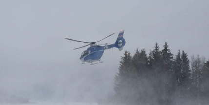 Na orlické přehradě se probořili tři bruslaři a dva hasiči