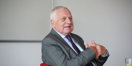 Odpůrce roušek Václav Klaus má covid