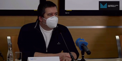 Vláda zváží uložení pracovní povinnosti ambulantním lékařům