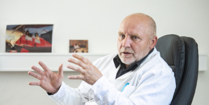 Holobrada: Nemocniční péče je v režimu, který by se dal nazvat medicínou katastrof