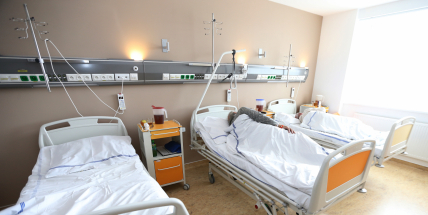 Za jeden den přibylo v příbramské nemocnici 12 lidí s covidem, vedení zavírá další oddělení