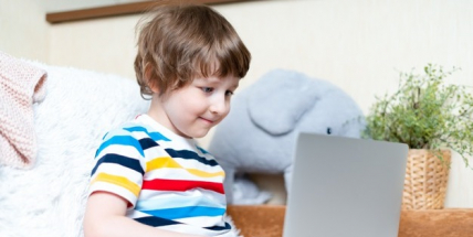 Internetová seznamka. Příští prvňáci se do škol podívají on-line