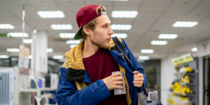 Zloděj odcizil přípravky na zvýšení sexuální výkonnosti. Nyní je nebude nějakou dobu potřebovat