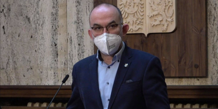 Do konce dubna dostanou dávku vakcíny dva miliony lidí, řekl Blatný