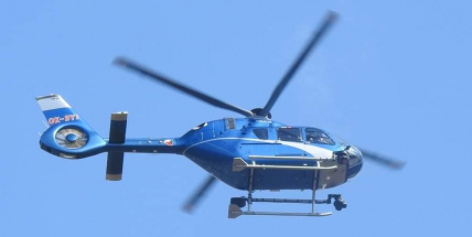 Policisté pátrali po ztracené seniorce, na pomoc vzlétl i vrtulník