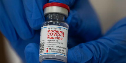Druhé dávky vakcín Moderna a Pfizer se budou podávat až po 42 dnech