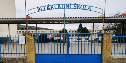 Rotační výuka se bude od pondělí týkat zhruba půl milionu dětí