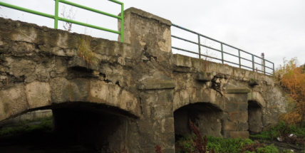 Oprava kamenného mostu v Dobříši by mohla začít v roce 2023