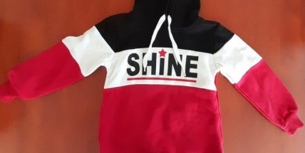 ČOI zakázala na trhu nebezpečnou dětskou mikinu