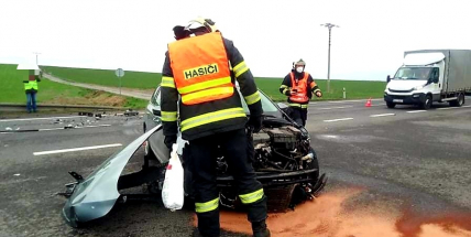 U Skalky havarovala dvě auta, nikdo se nezranil