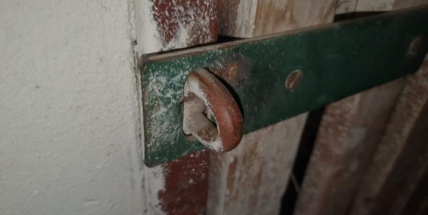 V posledních třech dnech bylo v Příbrami vykradeno pět sklepů. Zloději si odnesli mléko, cukr i zavařeniny