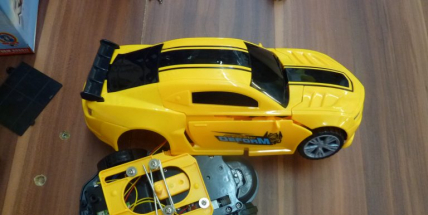 Čínské autíčko na baterky obsahuje olovo, varuje inspekce