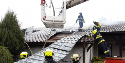 Desetimilionová škoda při požáru domu v Radlíku