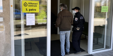 Koronavirus na ústupu. Přibylo 717 nakažených, poprvé od září byl sobotní nárůst pod 1000