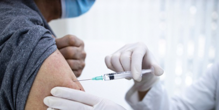 Ve středu přibylo 1261 nákaz, vakcínu dostalo 81.833 lidí