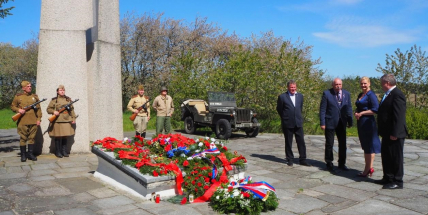 Pietní akt u Památníku Vítězství na Slivici připomněl poslední výstřely druhé světové války