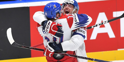 V netradičních kulisách po neobvyklé loňské odmlce začne v pátek  hokejové mistrovství světa