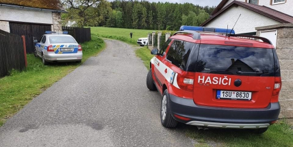 Po výbuchu propanbutanové lahve se na Příbramsku vážně popálil muž. Na pomoc vzlétl vrtulník