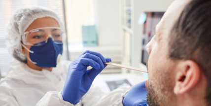 V sobotu přibylo v ČR 222 případů covidu, o třetinu méně než před týdnem