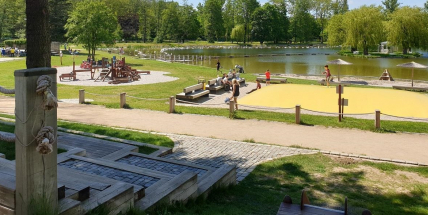 Lidé začali nevhodně se chovající individua vyzývat k opuštění Nováku