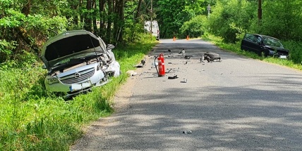 Na Příbramsku se čelně střetla dvě auta, dva zranění