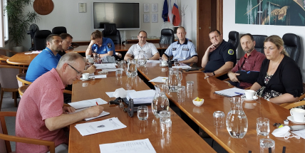 V Příbrami zasedla Bezpečnostní rada. Hasiče trápí při výjezdu těžké techniky špatně zaparkovaná auta