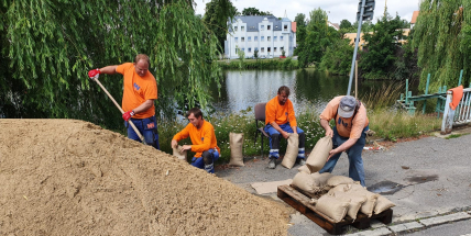 Stavbaři zahájili práce na rekonstrukci mostu u Dolejší Obory