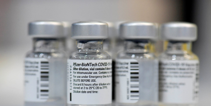 V Praze začnou fungovat dvě očkovací místa bez registrace. Očkovaní mohou vyhrát iPhone 12