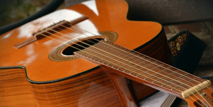 Hřiště u školy ve Vysokém Chlumci zaplní folk