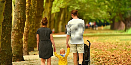 Přídavky na děti se zvýší, dostane je víc rodin