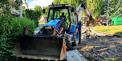 V Příbrami začala rekonstrukce ulice Gen. Kholla. Řidiči se dočkají téměř 200 parkovacích míst